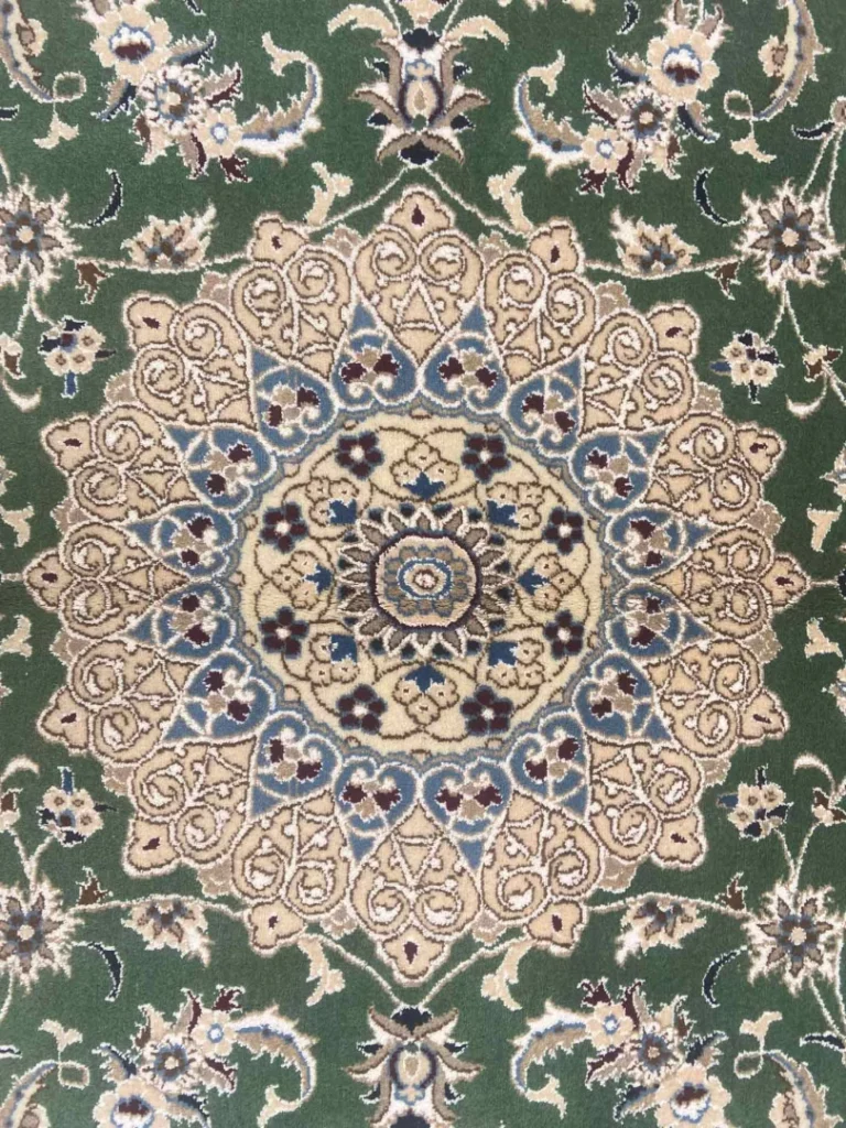 Perserteppich Nain 242 x 153 cm Wolle Seide handgeknüpft