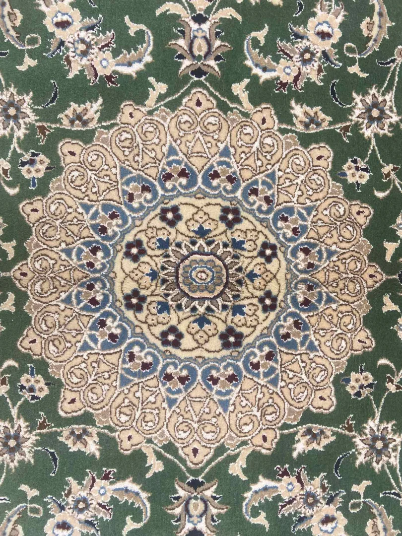 Perserteppich Nain 242 x 153 cm Wolle Seide handgeknüpft