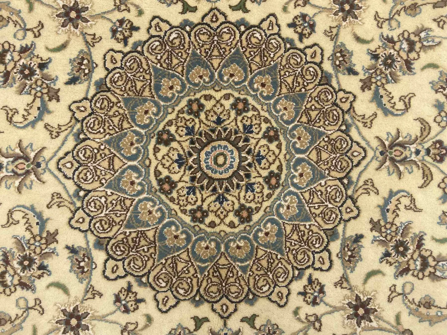 Perserteppich Nain 253 x 154 cm Wolle handgeknüpft