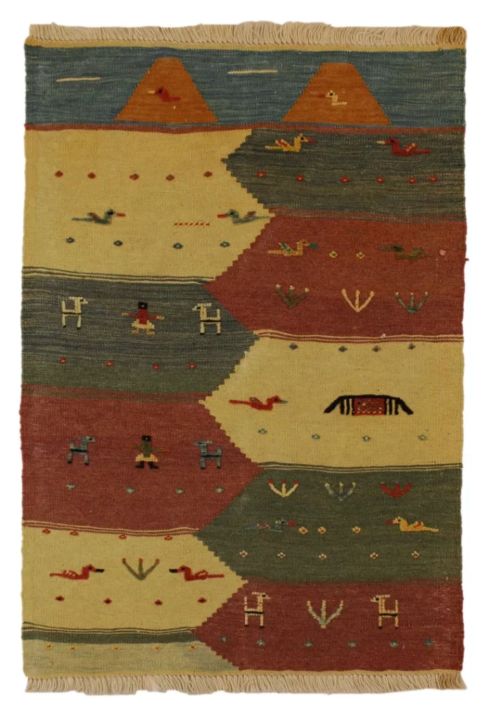 handgewebter-kelim-117-x-75-cm-aus-fars-vielseitig-als-wandbehang Perserteppich Fars 117 x 75 cm Wolle handgewebt