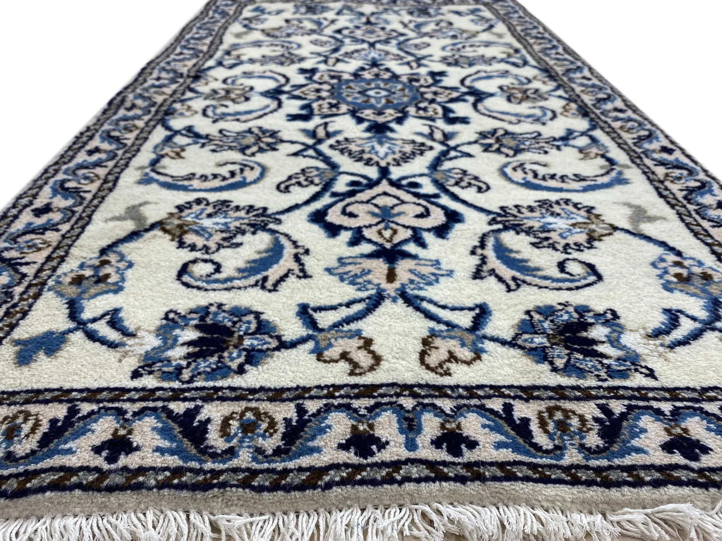 Perserteppich Nain 134x68 cm Wolle handgeknüpft