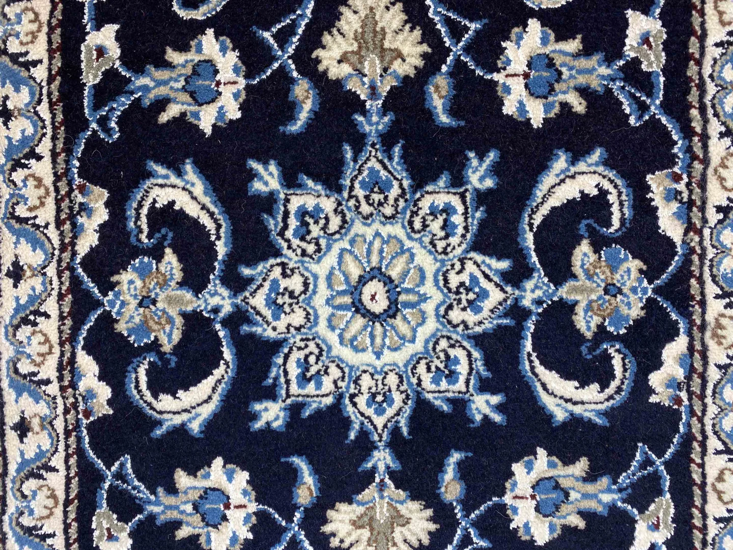 Perserteppich Nain 137 x 70 cm Wolle handgeknüpft