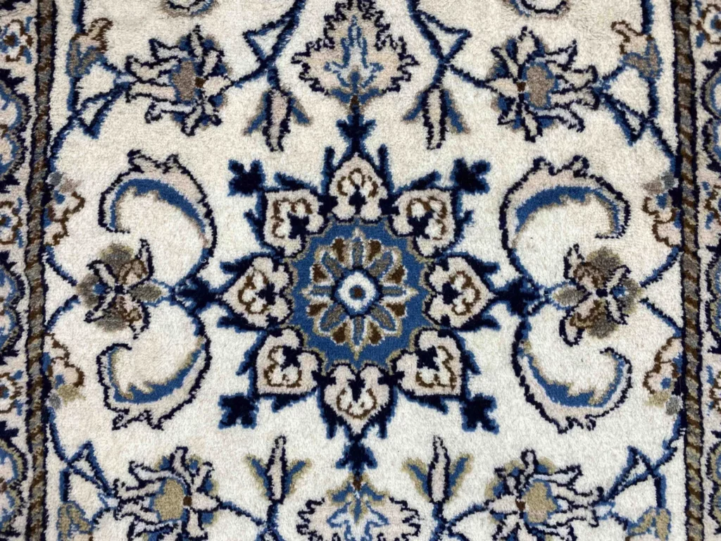 Perserteppich Nain 138 x 70 cm Wolle und Seide handgeknüpft
