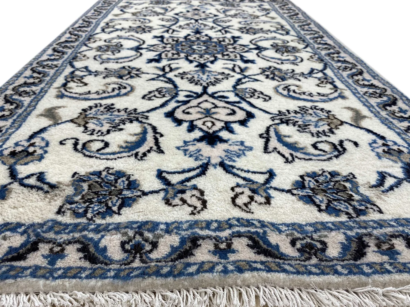 Perserteppich Nain 140 x 76 cm Wolle Seide handgeknüpft