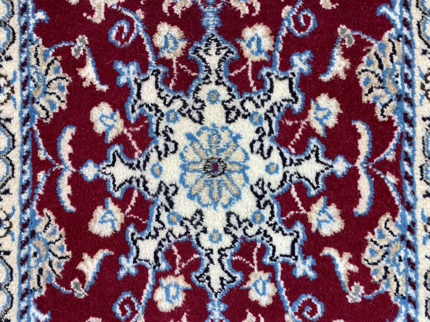 Perserteppich Nain 90 x 60 cm Wolle Seide handgeknüpft
