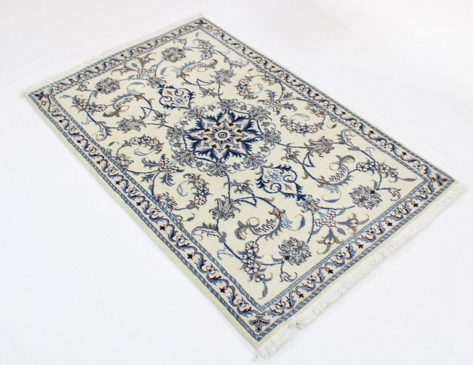 Perserteppich Nain 137 x 88 cm Wolle handgeknüpft