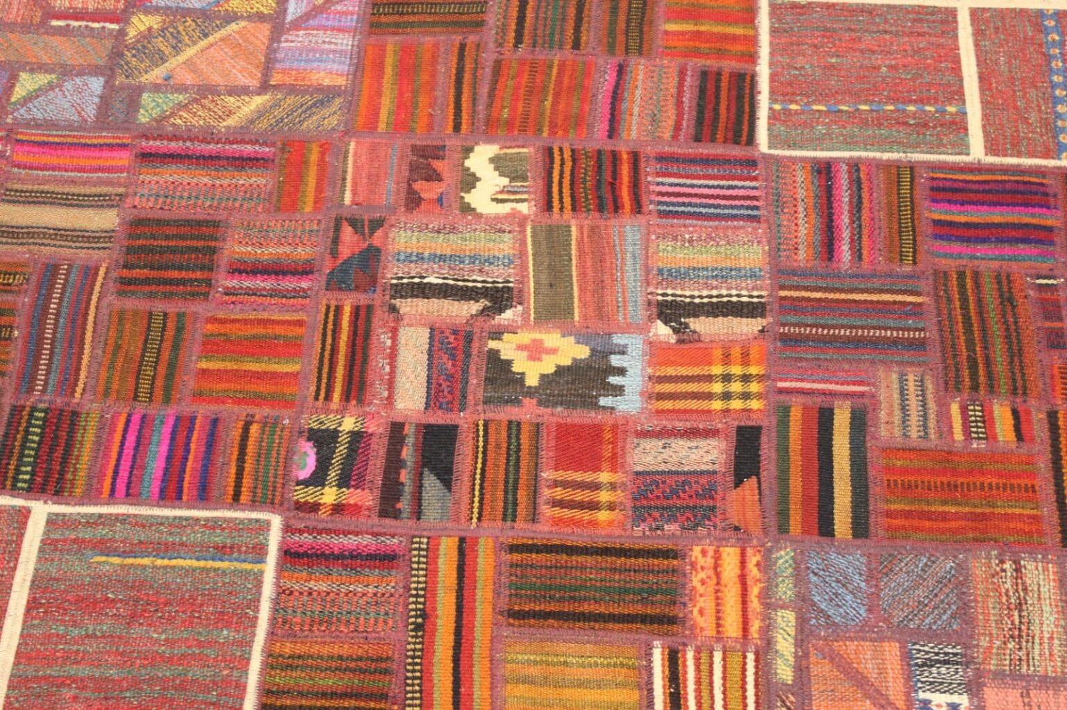 Orientteppich 197 x 138 cm Wolle handgewebt