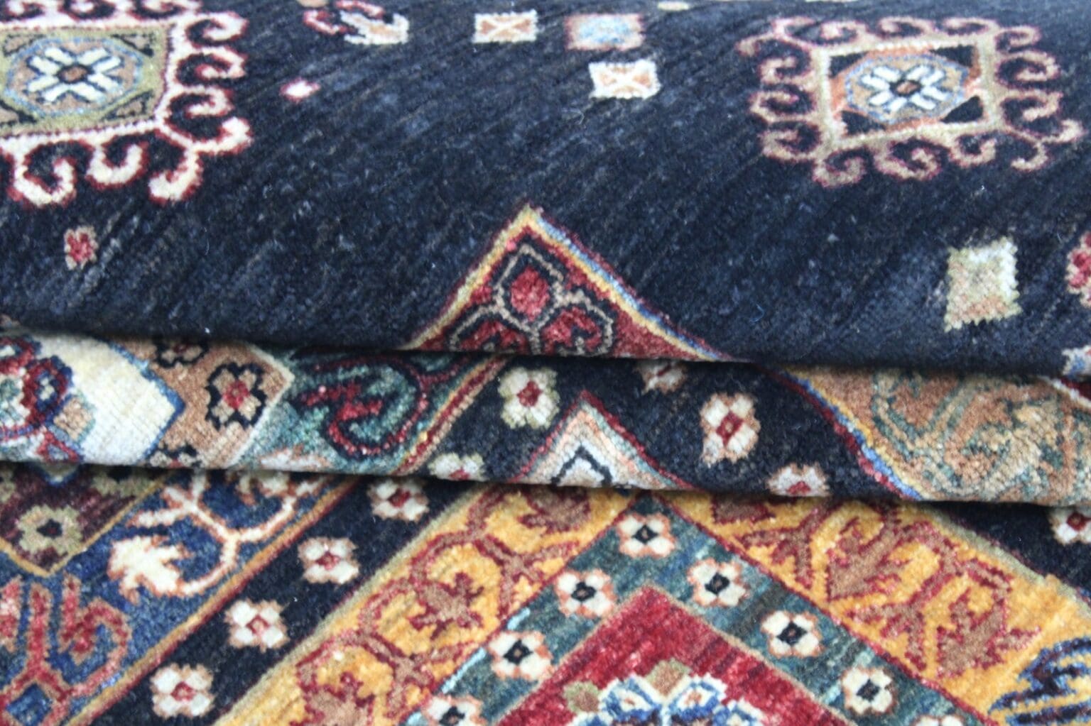 Orientteppich Pakistan 236 x 178 cm Wolle handgeknüpft