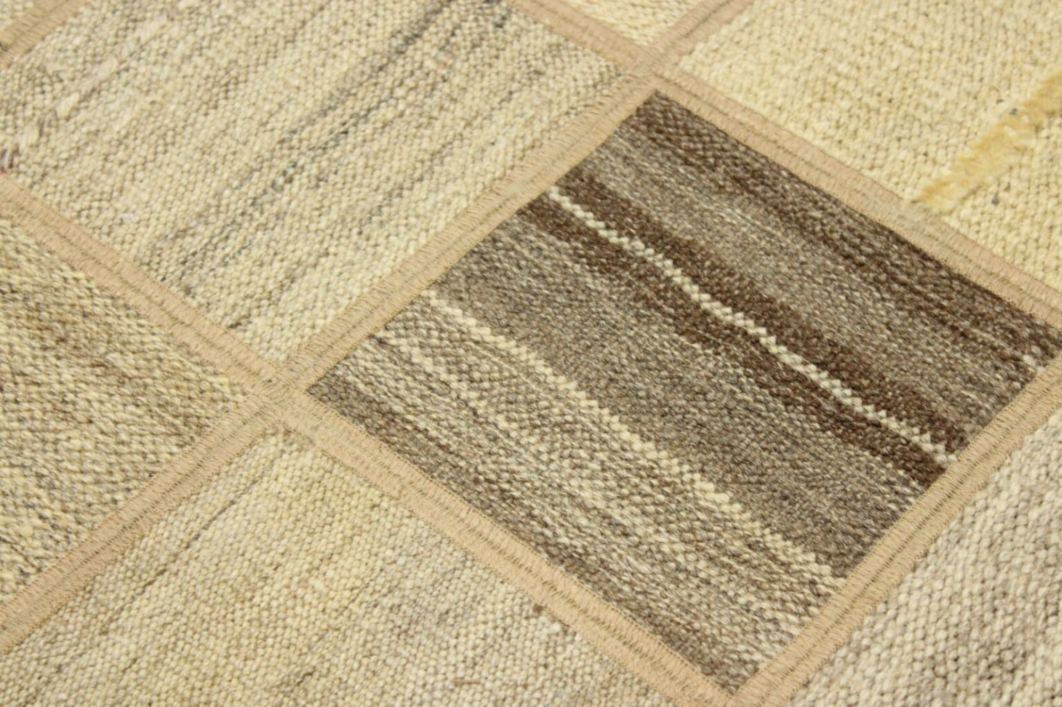 Orientteppich 199 x 139 cm Wolle handgewebt