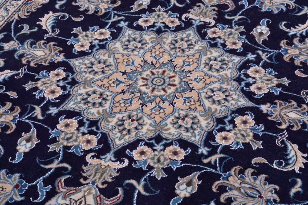 Perserteppich Nain 246 x 163 cm Wolle handgeknüpft