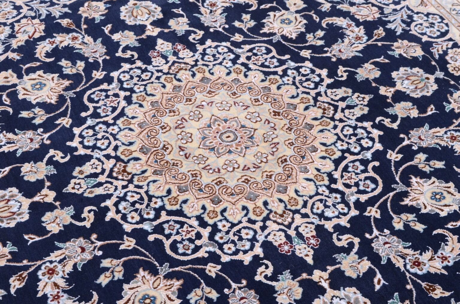 nain-9-la-202-x-203-cm-perserteppich-handgeknupft-floralmotiv-6 Perserteppich Nain 9 La 202 x 203 cm Wolle handgeknüpft