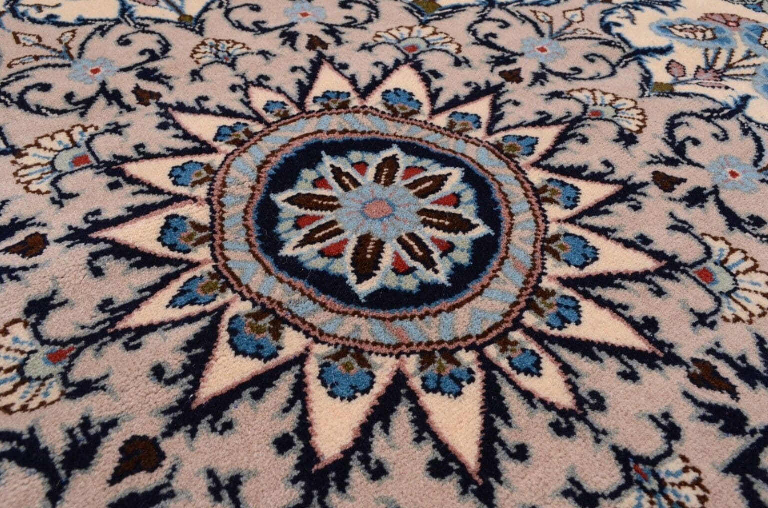Perserteppich Yazd 206 x 205 cm Schurwolle handgeknüpft