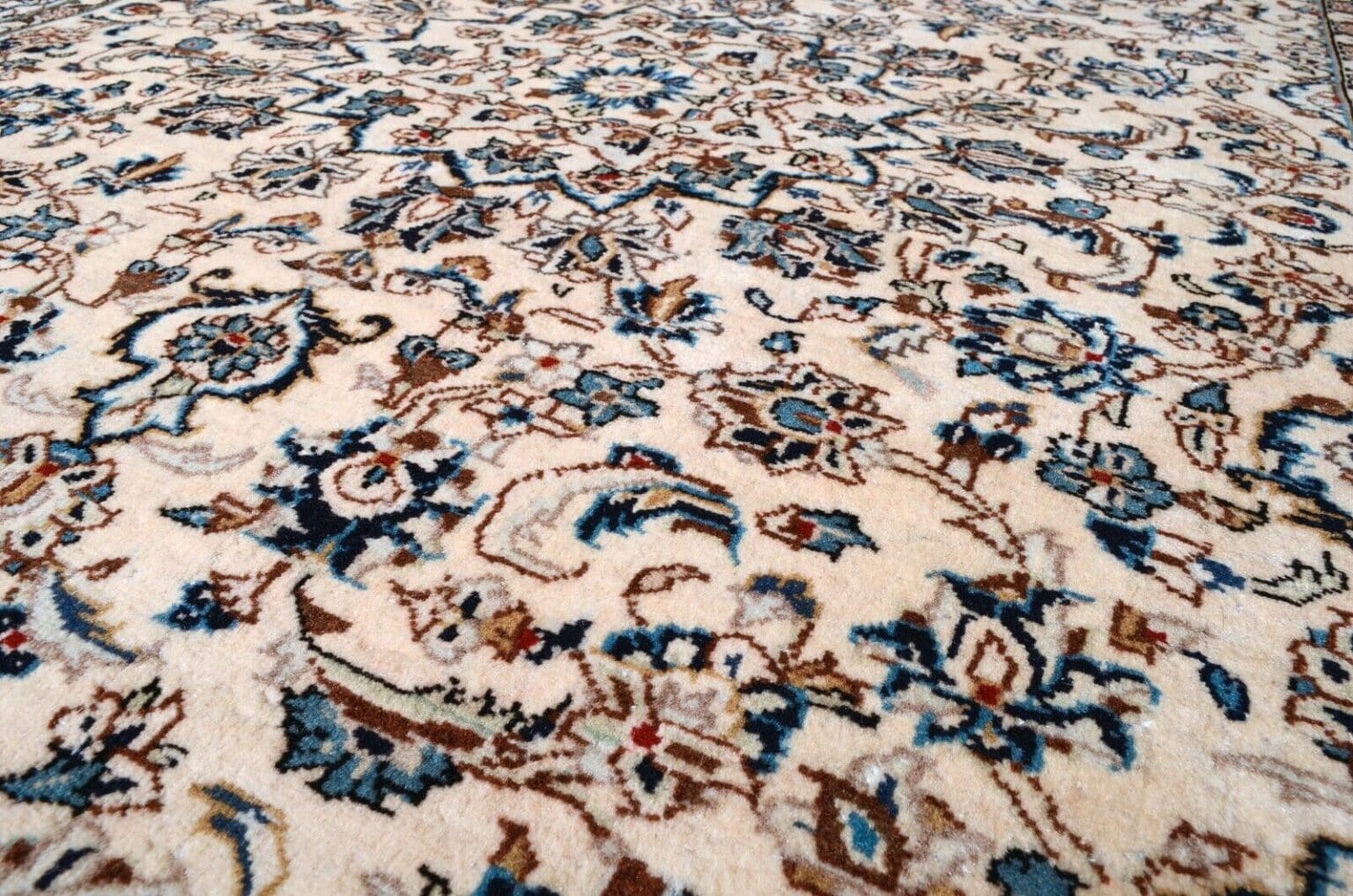Perserteppich Kashan 222 x 145 cm Schurwolle handgeknüpft
