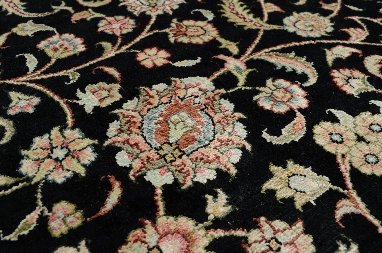 Orientteppich China 244 x 152 cm Seide handgeknüpft