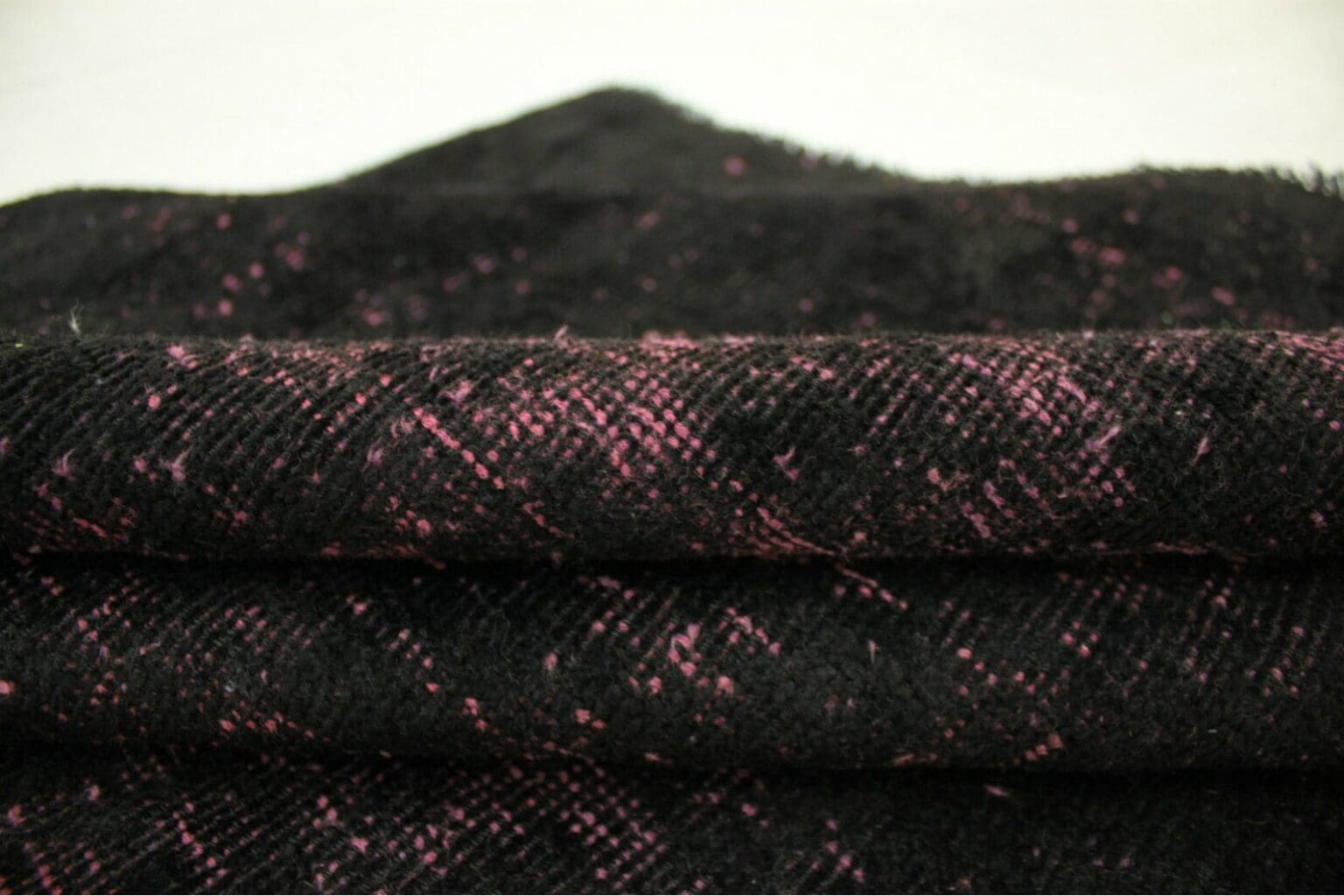 vintage-orientteppich-200x99cm-schwarz-pink-handgeknupft-1 Orientteppich 200x99 cm Wolle handgeknüpft