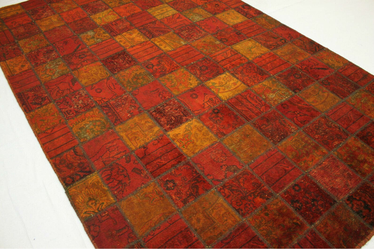 patchwork-teppich-orange-rot-307x198cm-handgeknupft-orientteppich-3 Handgeknüpfter Perserteppich, 307 × 198 cm, Wolle