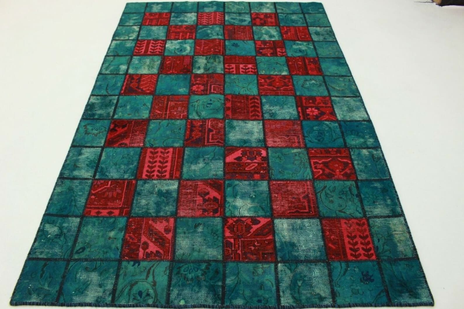Orientteppich 242 × 157 cm aus Wolle, handgeknüpft