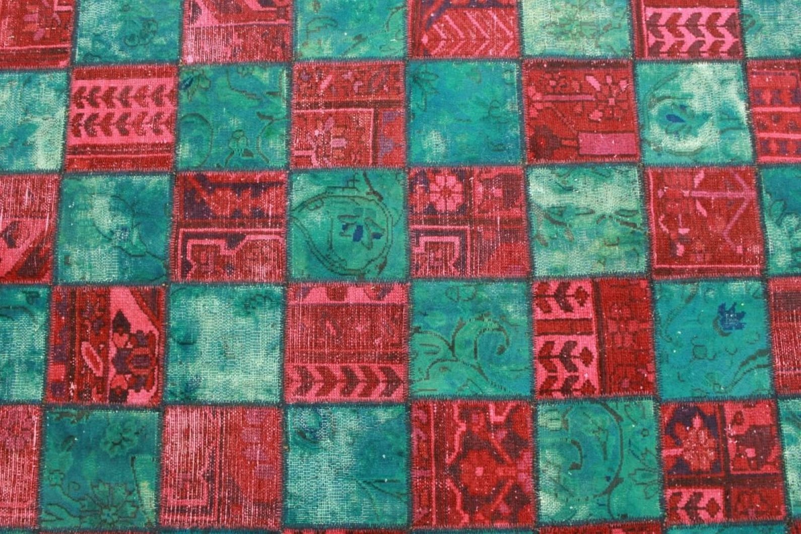 Orientteppich 242 × 157 cm aus Wolle, handgeknüpft