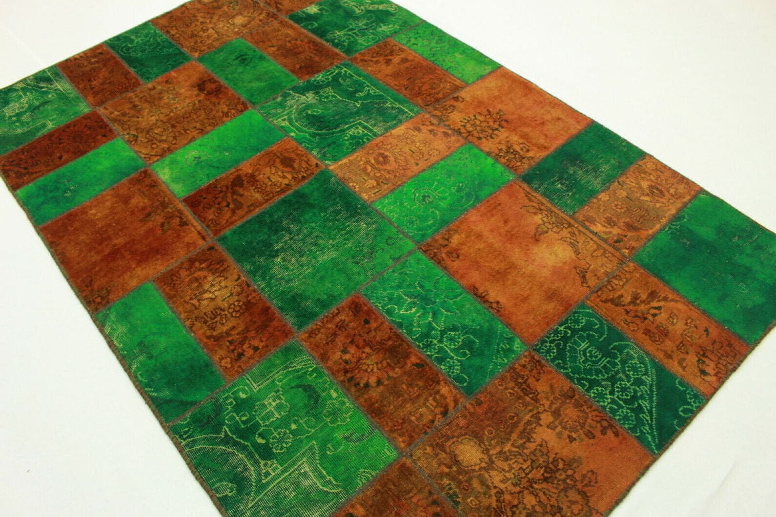 Handgeknüpfter Orientteppich 240 × 158 cm
