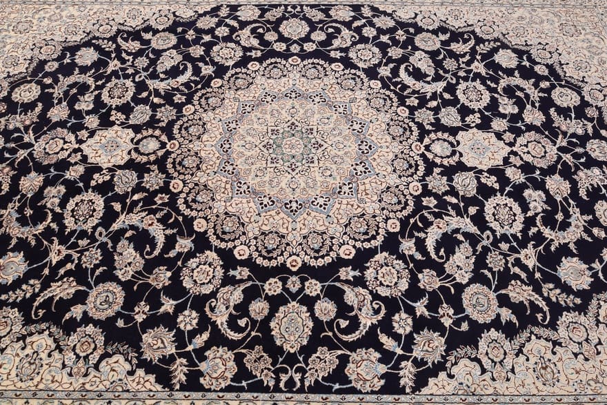 Handgeknüpfter Nain Perserteppich 365 × 252 cm
