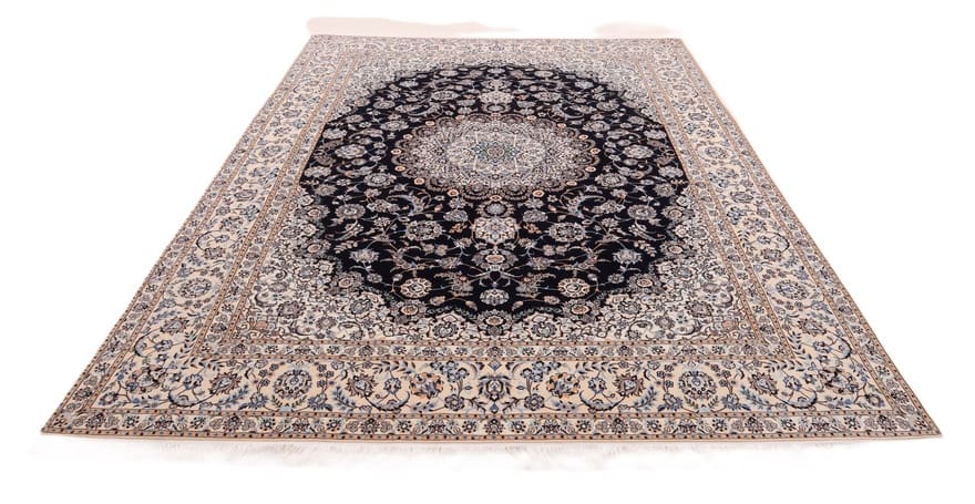 Nain Perserteppich aus Iran, 363 × 260 cm