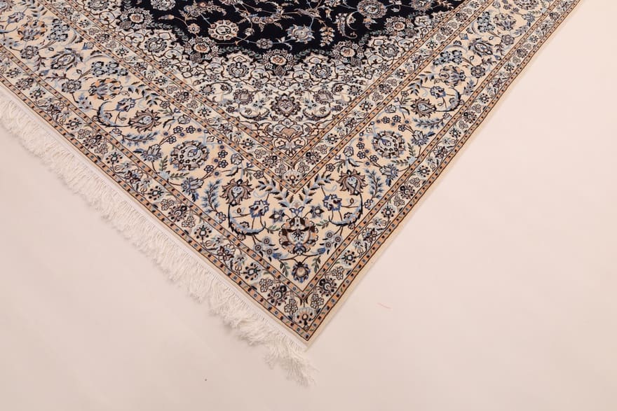 Nain Perserteppich aus Iran, 363 × 260 cm