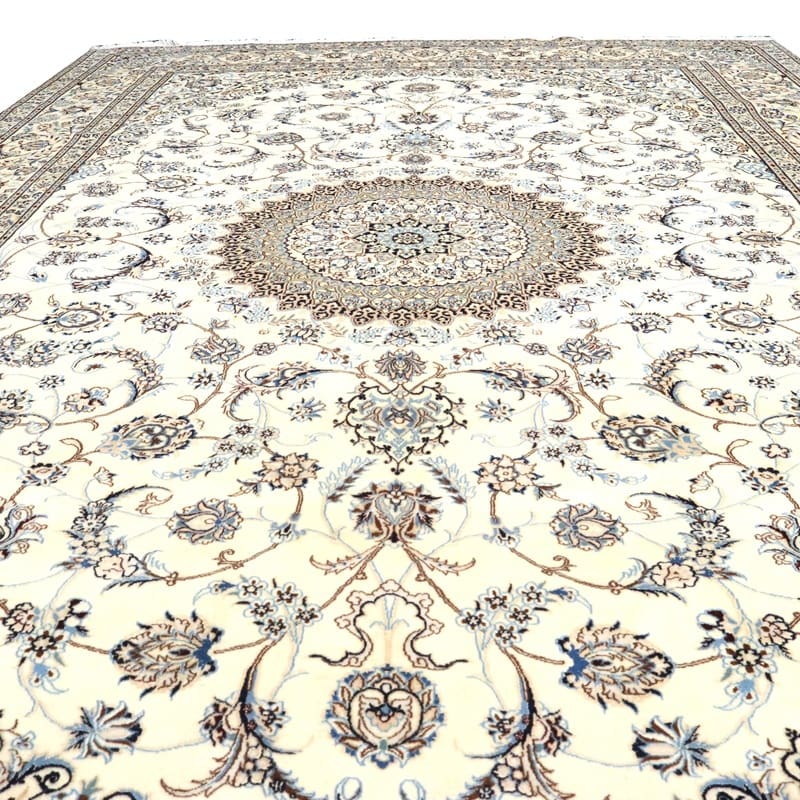 Nain Perserteppich aus Iran, 365 × 247 cm