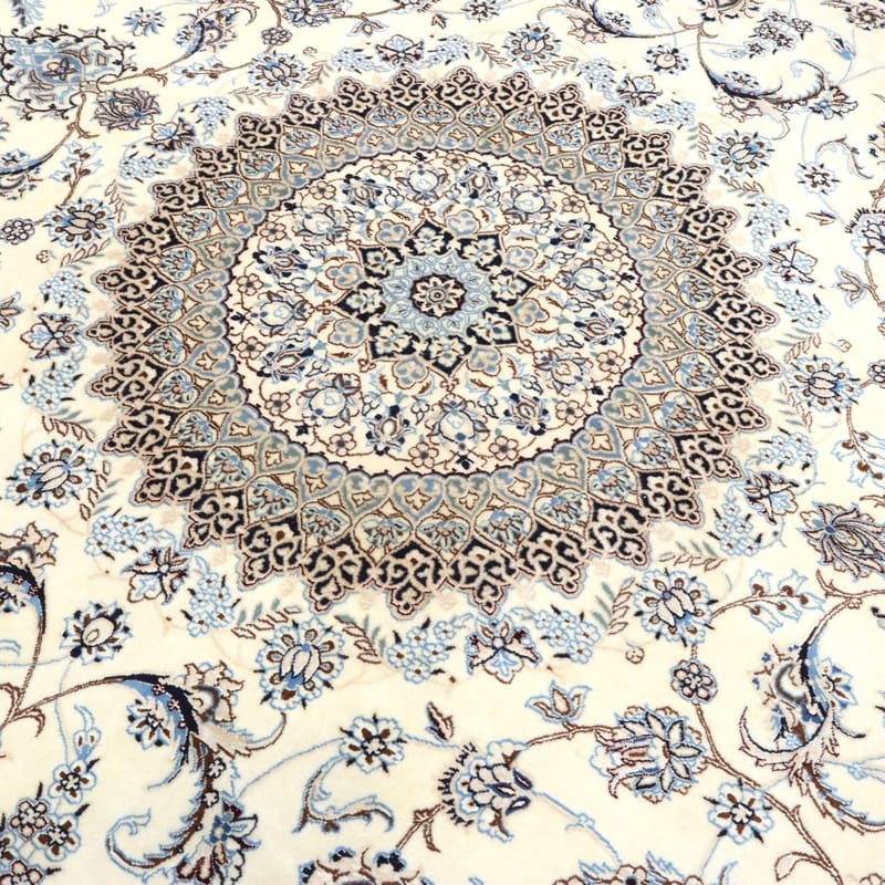 Nain Perserteppich aus Iran, 365 × 247 cm