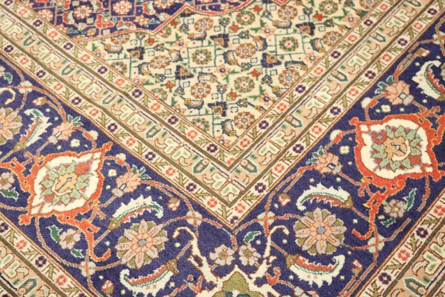 Täbriz Perserteppich aus Iran, 347 × 242 cm