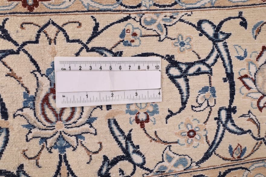 Nain Perserteppich aus Iran, 297 × 206 cm