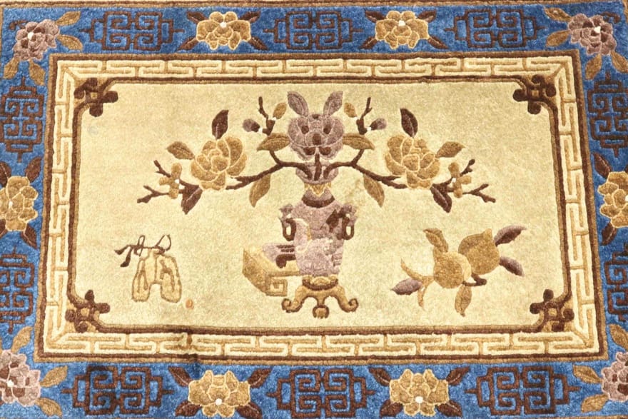 Antiker Teppich aus China, 75 × 55 cm