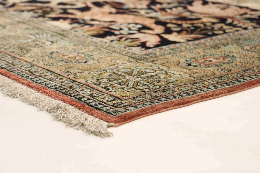 ghom-seidenteppich-208x140-cm-handgeknupft-luxurios-elegant-3 Ghom Seidenteppich 208×140 cm – handgeknüpft, luxuriös, elegant