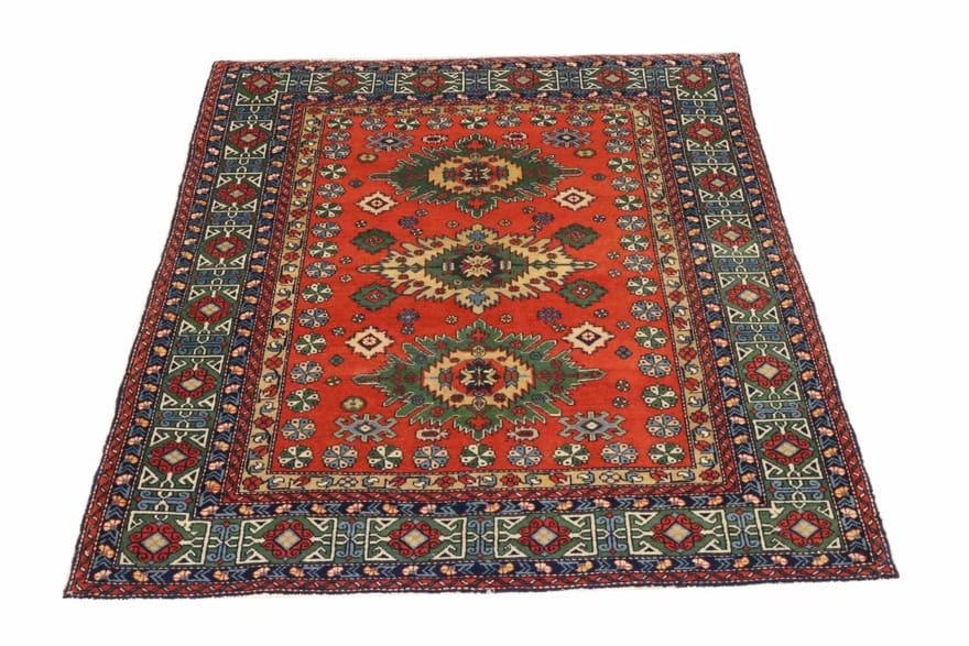 Orientteppich aus Russland, 181 × 131 cm