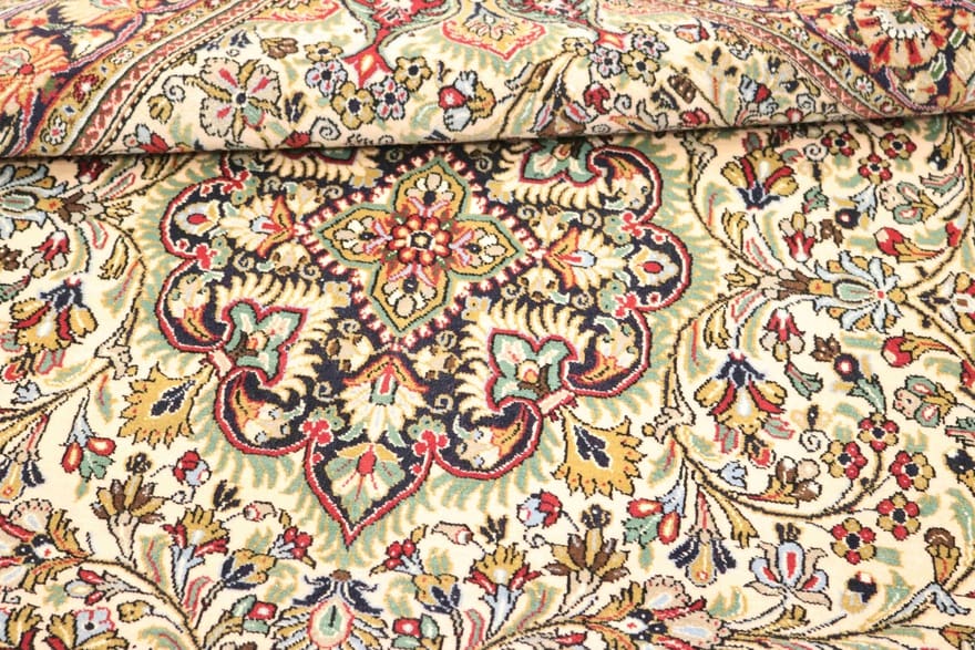 ghom-kork-teppich-199x139-cm-seide-handgeknupft-orientteppich-5 Ghom Perserteppich 197 × 138 cm aus Wolle, handgeknüpft