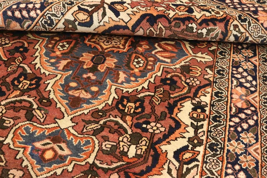 Handgeknüpfter Bakhtiari Perserteppich 220 × 137 cm