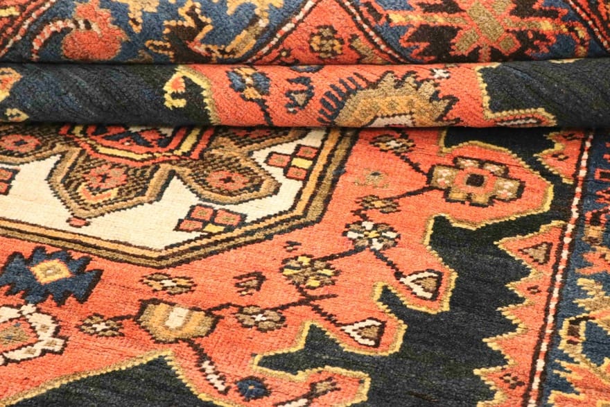 Antiker Perserteppich aus Iran, 196 × 115 cm