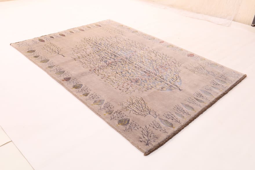 Orientteppich aus Indien, 243 × 173 cm