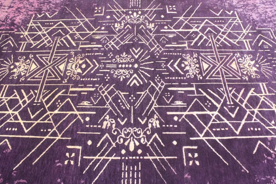 modern-lotus-teppich-301x249-cm-violett-rosa-handgeknupft-2 Handgeknüpfter Orientteppich, 299 × 248 cm, Wolle
