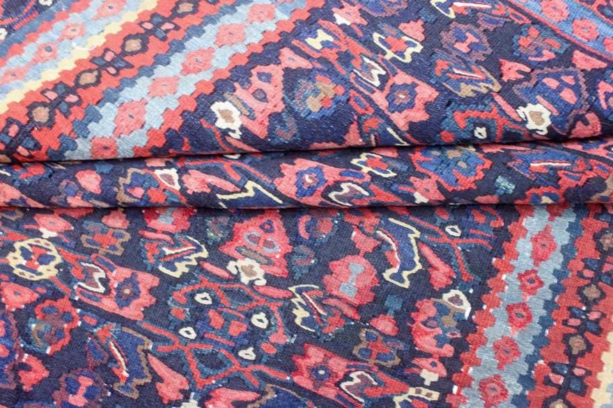 Antiker Kelim Perserteppich aus Iran, 180 × 112 cm