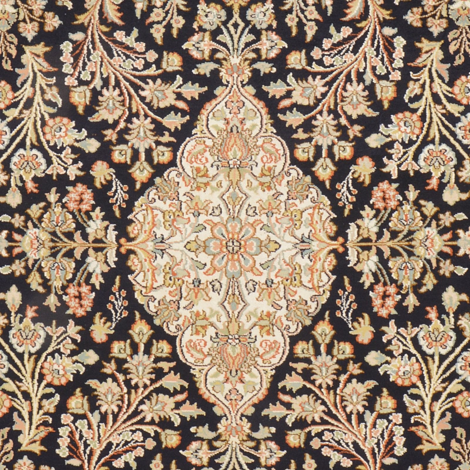 kashmirseide-teppich-127-x-189-cm-handgeknupft-edles-design-4 Kashmir Orientteppich aus Indien, 127 × 189 cm
