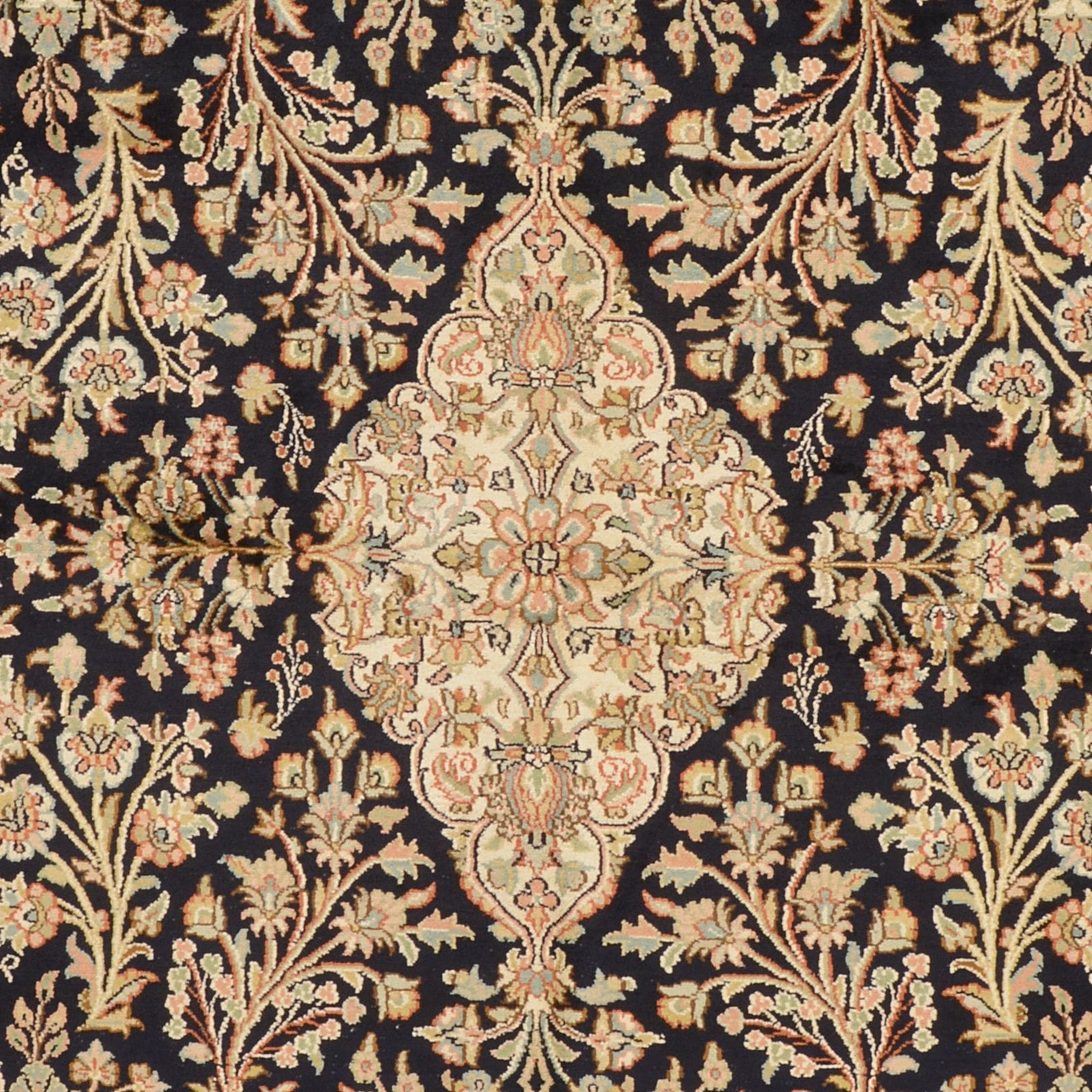 kashmirseide-teppich-124-x-185-cm-persisches-muster-handgeknupft-4 Handgeknüpfter Kashmir Orientteppich, 124 × 185 cm, Wolle & Seide