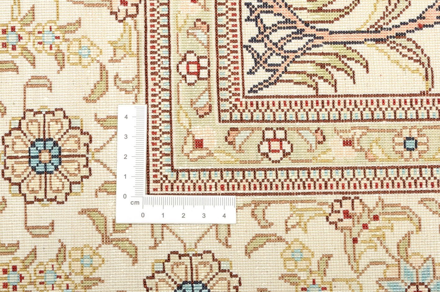 ghom-teppich-128-x-183cm-600000-knoten-handgeknupft-perserteppich-2 Handgeknüpfter Ghom Teppich, 128 × 183 cm, Seide