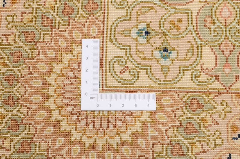 Hereke Teppich 249 × 311 cm aus Seide, handgeknüpft