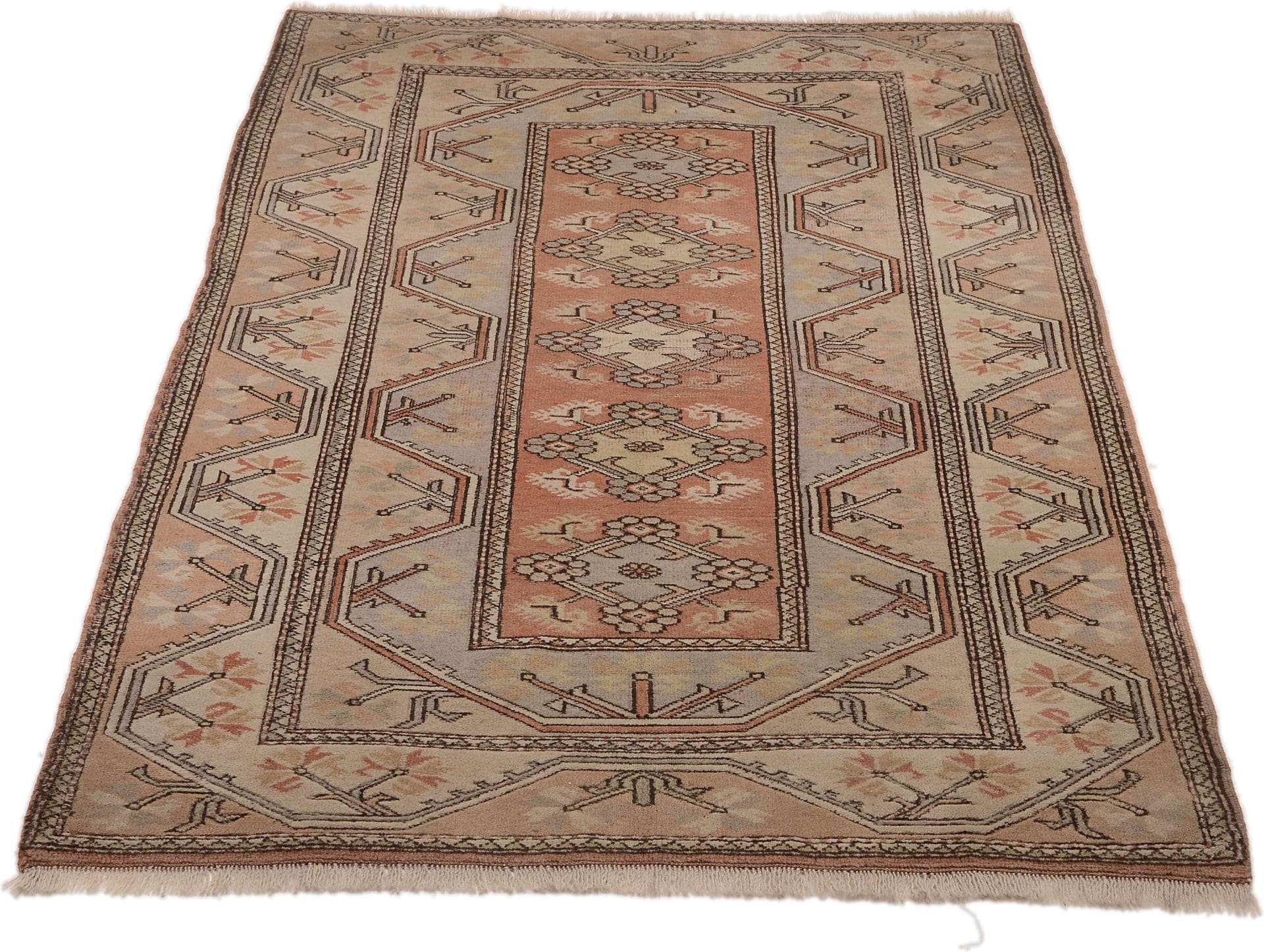 Handgeknüpfter Orientteppich 124 × 206 cm