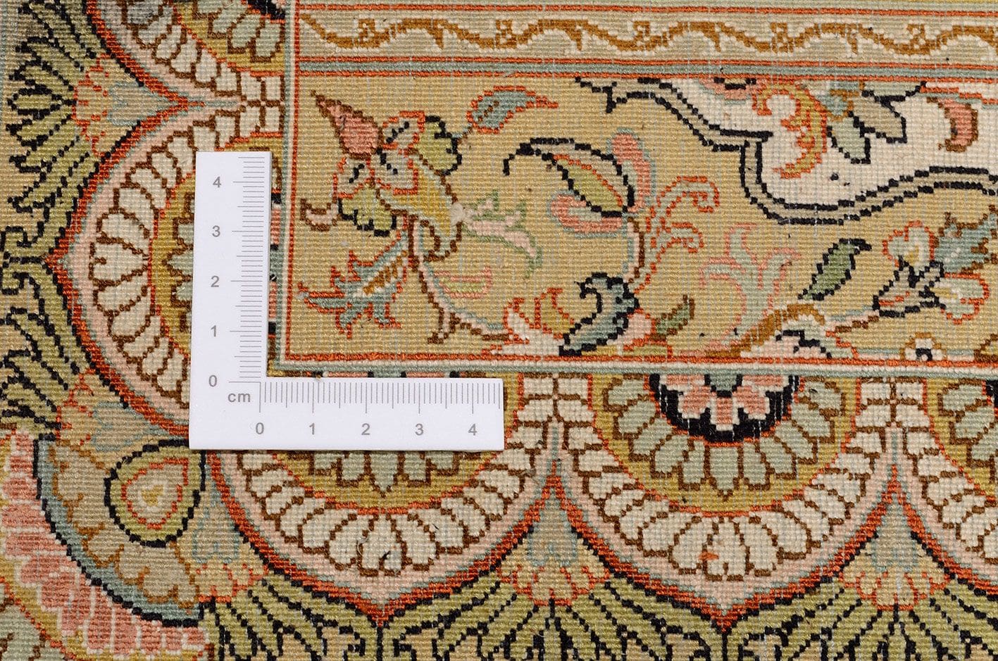 Ghom Orientteppich 188 × 282 cm aus Seide, handgeknüpft