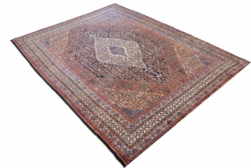 Antiker Perserteppich aus Iran, 356 × 276 cm