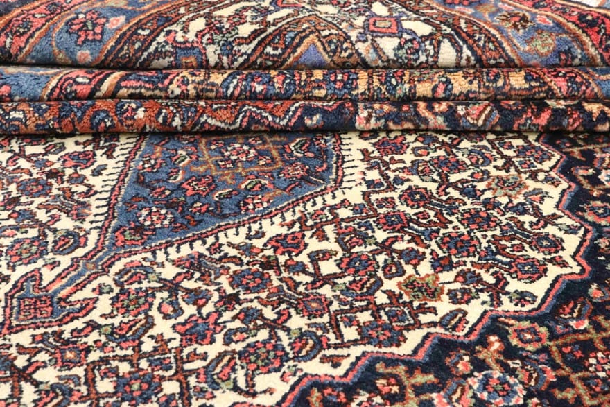 Antiker Perserteppich aus Iran, 356 × 276 cm