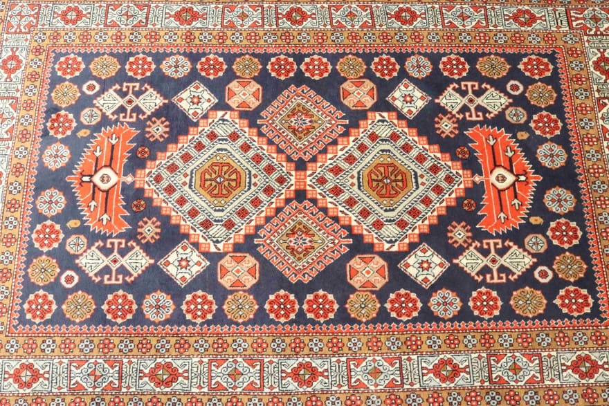 Orientteppich aus Russland, 200 × 127 cm