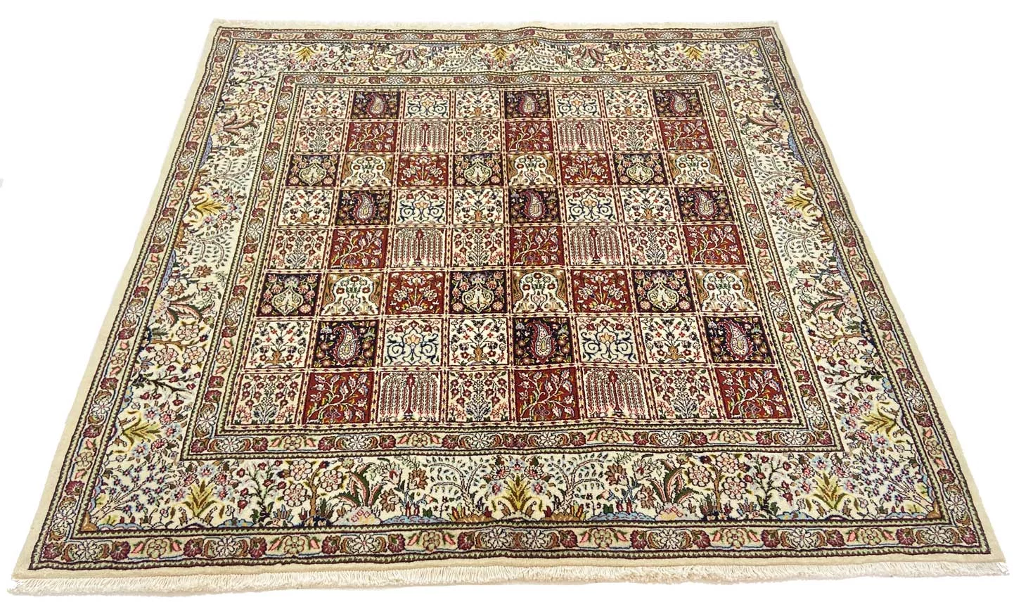 moud-teppich-202-x-205-cm-medaillon-design-360000-knoten-handgeknupft-1 Moud Perserteppich 202 × 205 cm aus Wolle & Seide, handgeknüpft