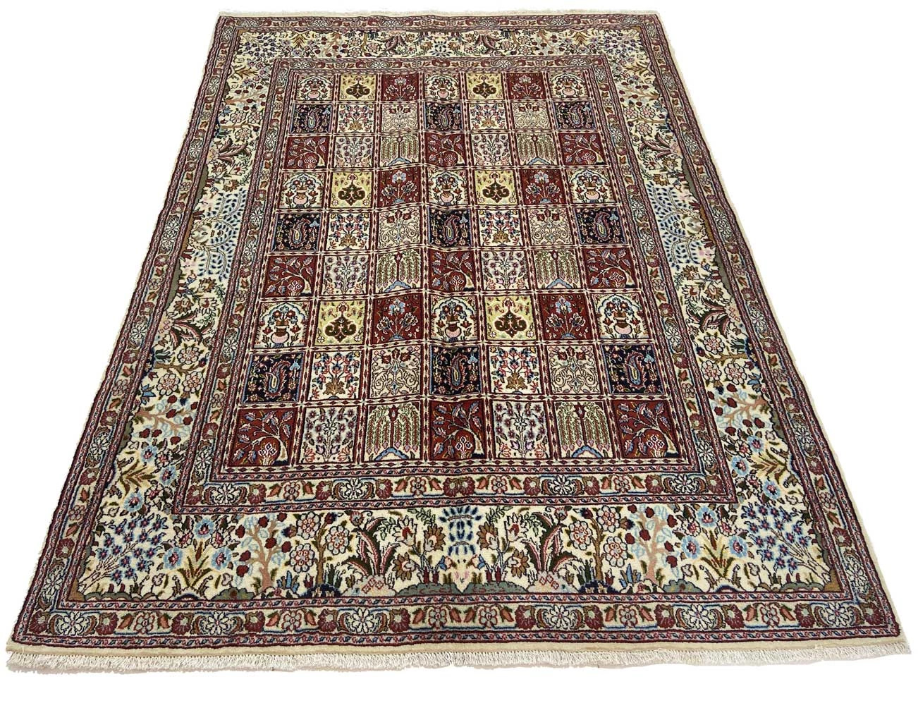 Moud Perserteppich 237 × 171 cm aus Wolle & Seide, handgeknüpft